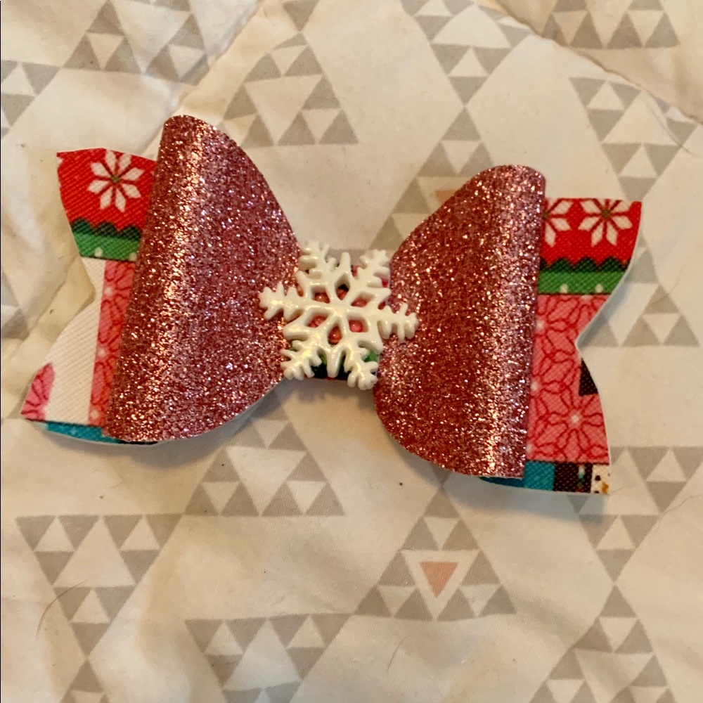 Leather pink snowflake bow